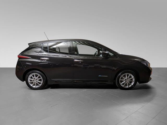 SJNFAAZE1U0005939 2018 NISSAN LEAF-2