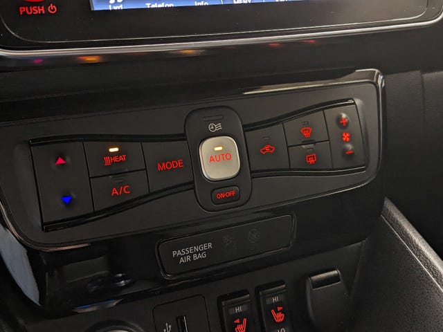 2018 NISSAN LEAF - 20