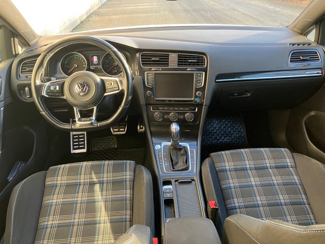 2015 VOLKSWAGEN GOLF - 8