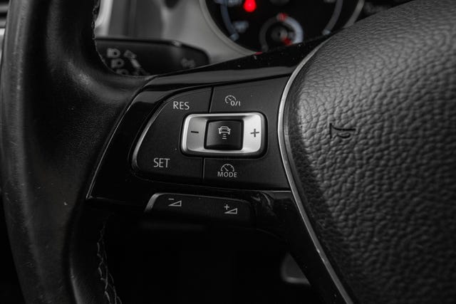 2015 VOLKSWAGEN GOLF - 18