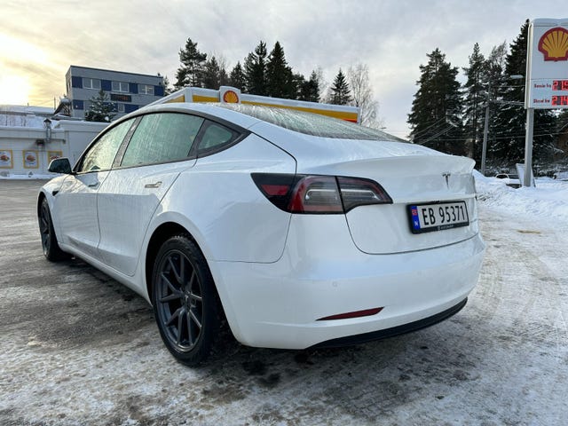 5YJ3E7EB3MF834255 2021 TESLA MODEL 3-4