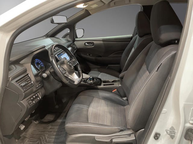 2018 NISSAN LEAF - 11