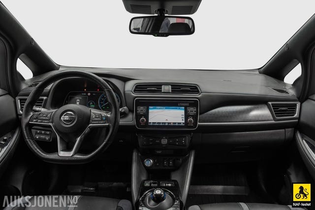 2018 NISSAN LEAF - 11