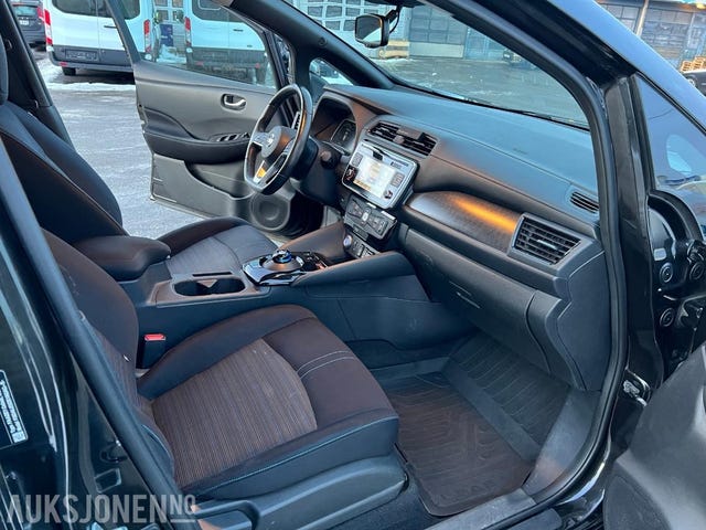 2018 NISSAN LEAF - 11