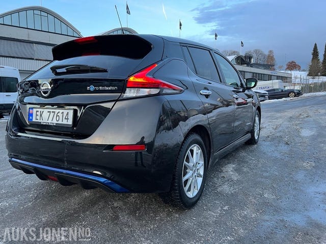 SJNFAAZE1U0007073 2018 NISSAN LEAF-3