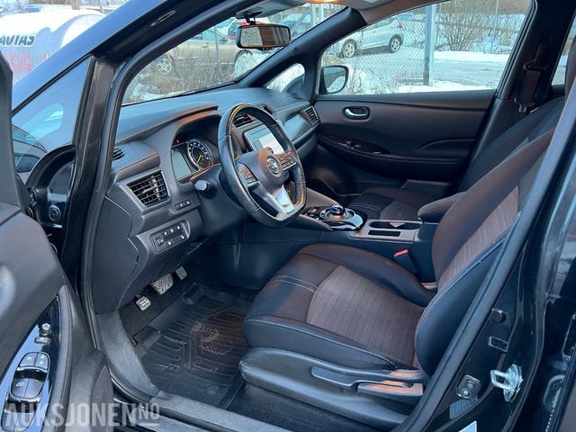 2018 NISSAN LEAF - 9