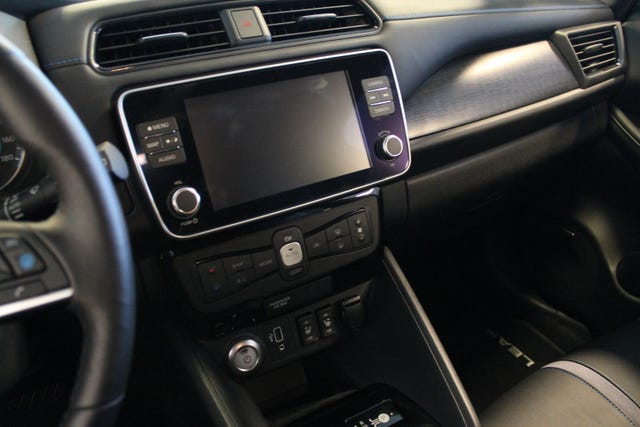 2019 NISSAN LEAF - 23