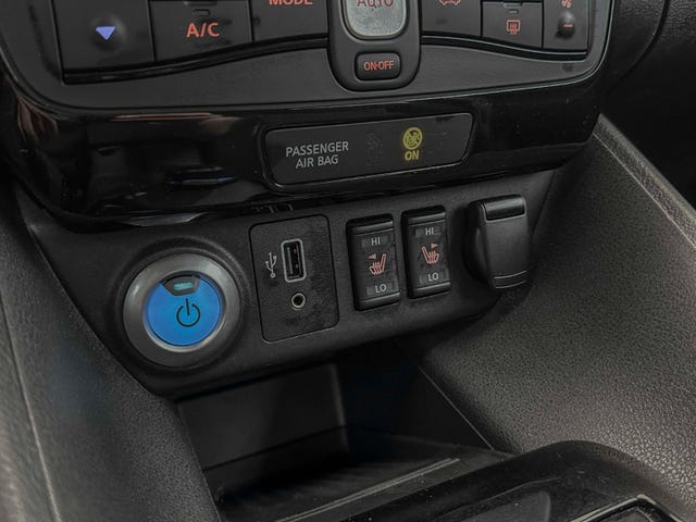 2020 NISSAN LEAF - 25