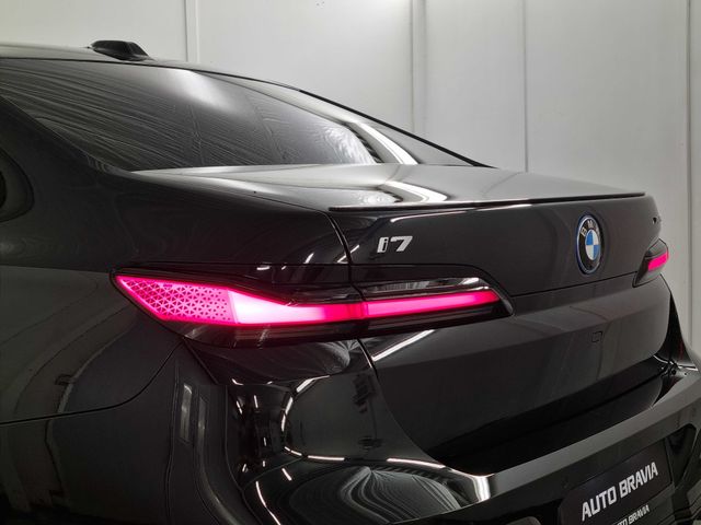 2023 BMW I7 - 9