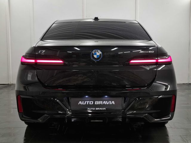 2023 BMW I7 - 10