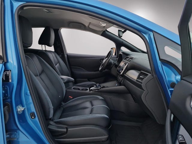 2020 NISSAN LEAF - 11