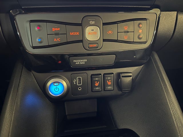 2020 NISSAN LEAF - 15