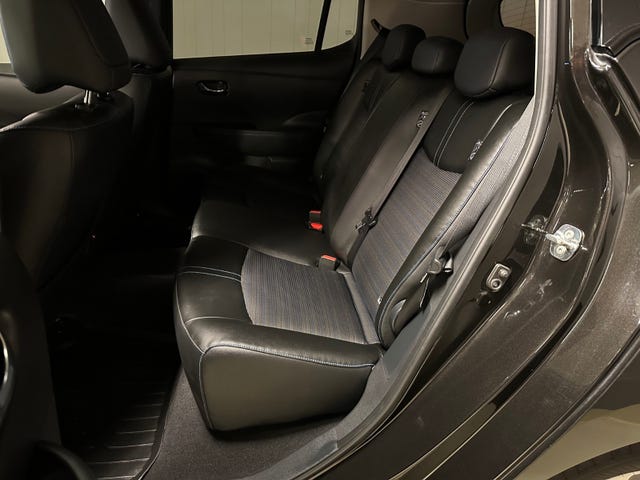 2020 NISSAN LEAF - 24