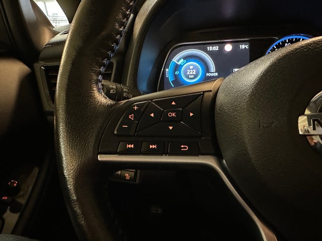 2020 NISSAN LEAF - 11