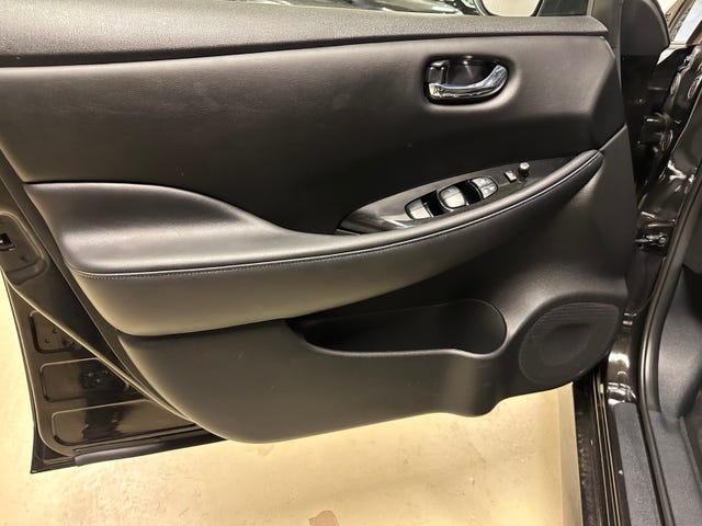 2020 NISSAN LEAF - 17