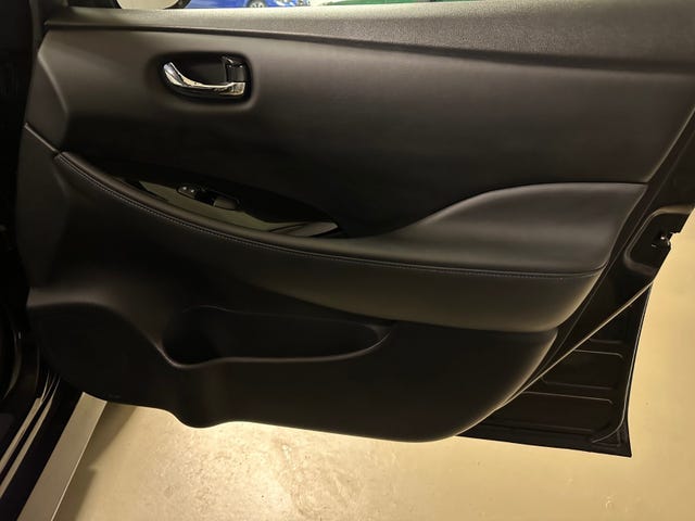 2020 NISSAN LEAF - 20