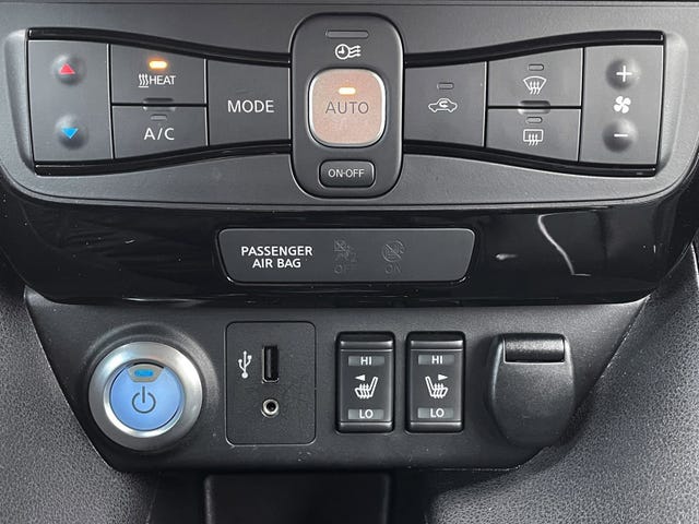 2018 NISSAN LEAF - 15