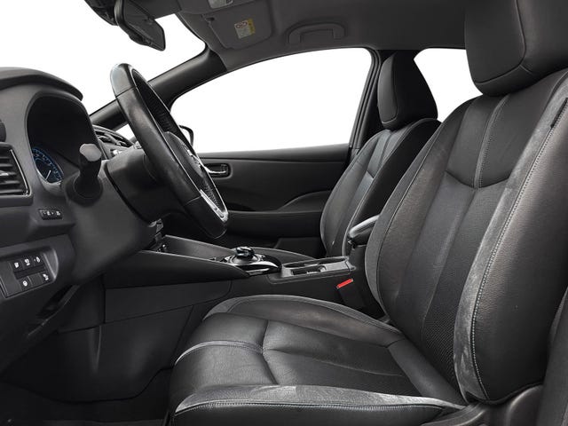 2018 NISSAN LEAF - 32