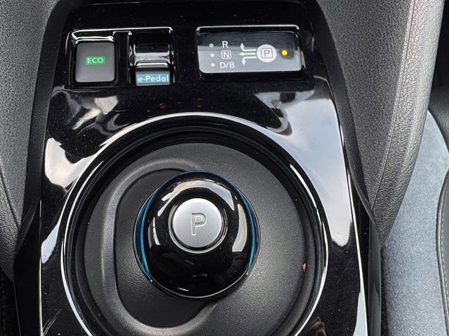 2018 NISSAN LEAF - 17