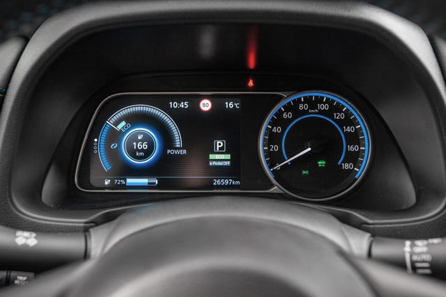 2020 NISSAN LEAF - 11