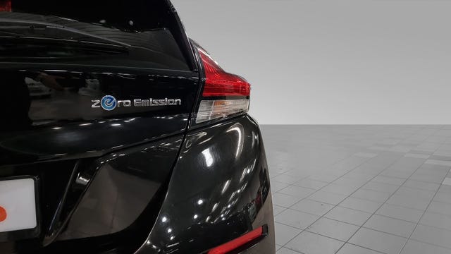 2018 NISSAN LEAF - 9