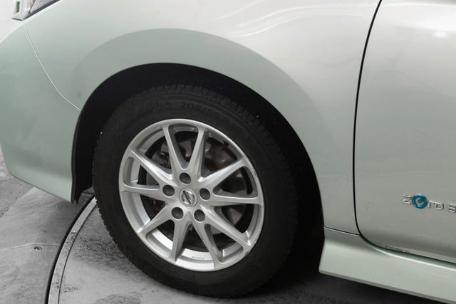 SJNFAAZE1U0010844 2018 NISSAN LEAF-2