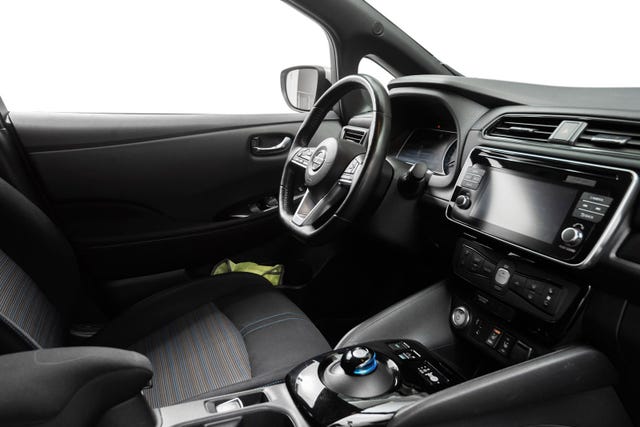 2018 NISSAN LEAF - 16