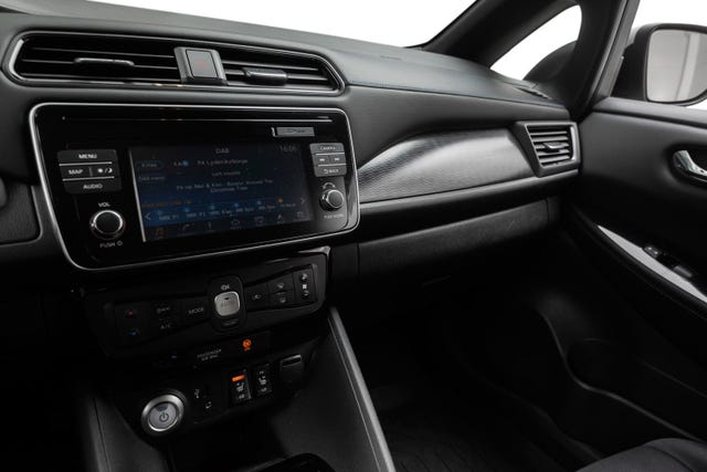 2018 NISSAN LEAF - 8