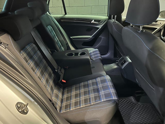 2015 VOLKSWAGEN GOLF - 29