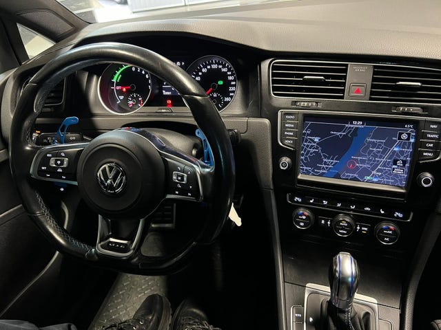 2015 VOLKSWAGEN GOLF - 24