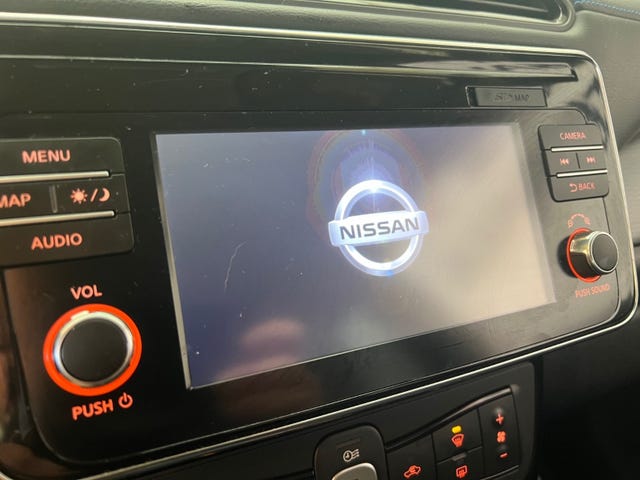 2018 NISSAN LEAF - 8