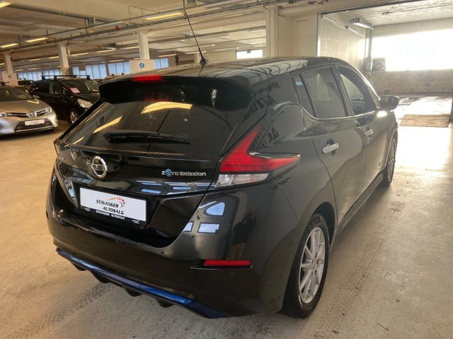 SJNFAAZE1U0013620 2018 NISSAN LEAF-4