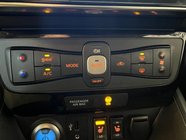 2018 NISSAN LEAF - 15