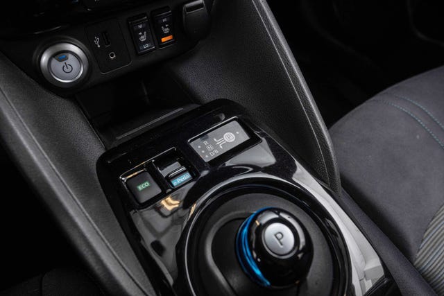 2018 NISSAN LEAF - 12