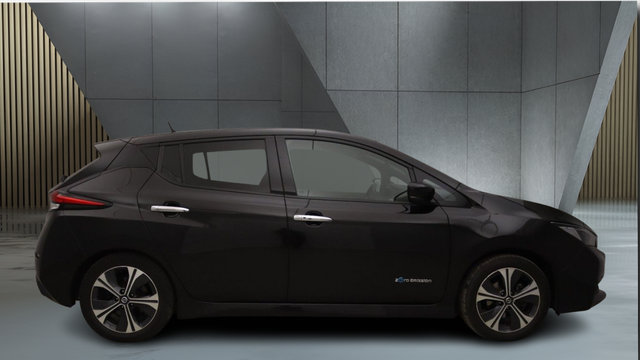 2018 NISSAN LEAF - 10