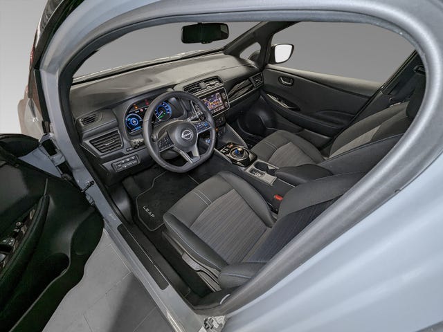 2022 NISSAN LEAF - 10