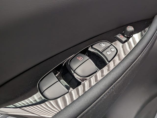 2022 NISSAN LEAF - 15