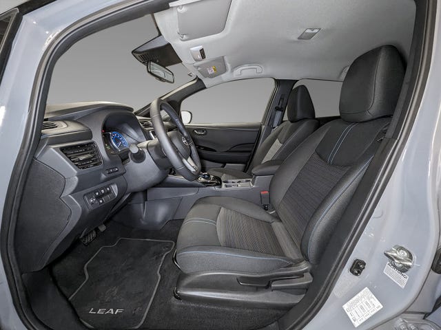 2022 NISSAN LEAF - 11