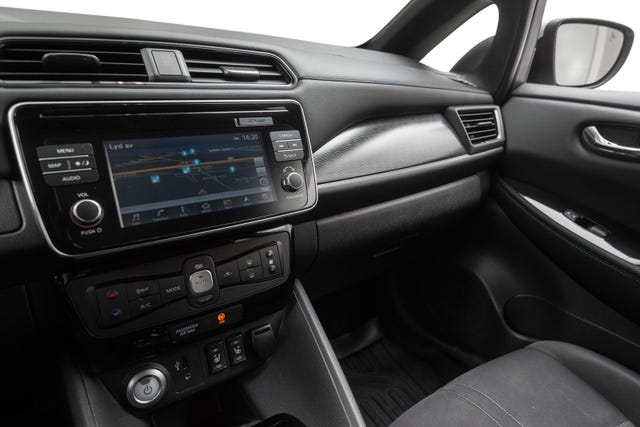 2018 NISSAN LEAF - 8