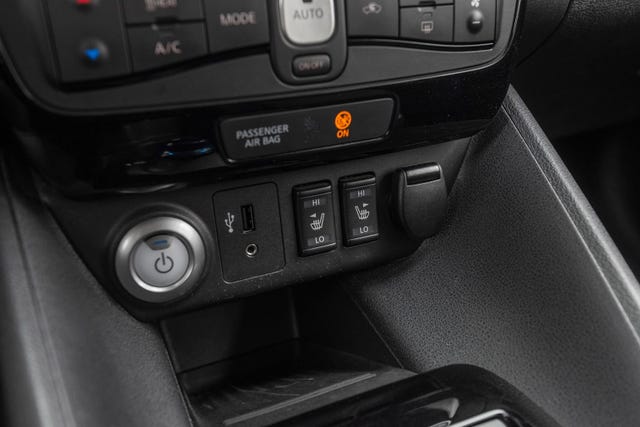 2018 NISSAN LEAF - 11