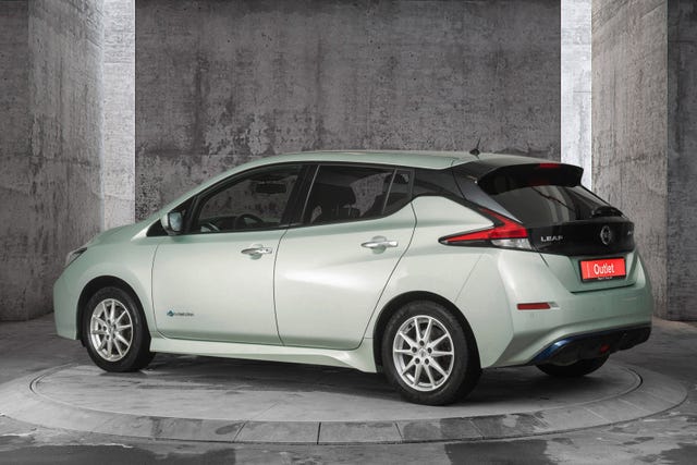 SJNFAAZE1U0017411 2018 NISSAN LEAF-3