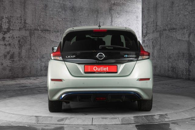 SJNFAAZE1U0017411 2018 NISSAN LEAF-4