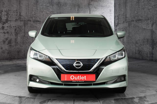 SJNFAAZE1U0017411 2018 NISSAN LEAF-1