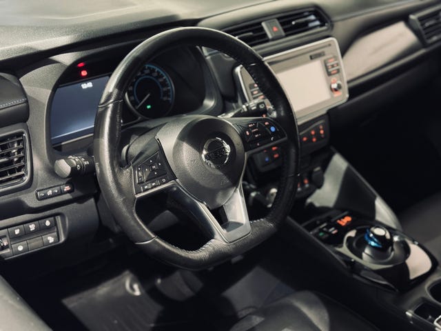 2018 NISSAN LEAF - 10