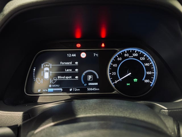 2018 NISSAN LEAF - 18