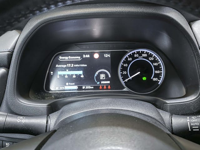 2018 NISSAN LEAF - 11