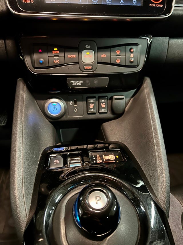 2018 NISSAN LEAF - 15