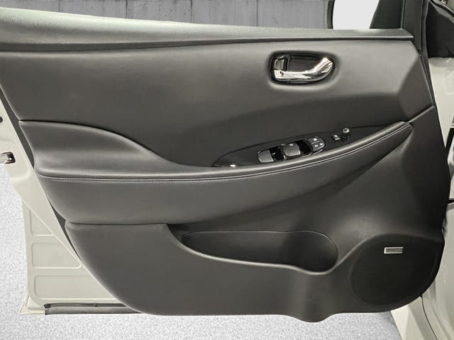 2018 NISSAN LEAF - 8