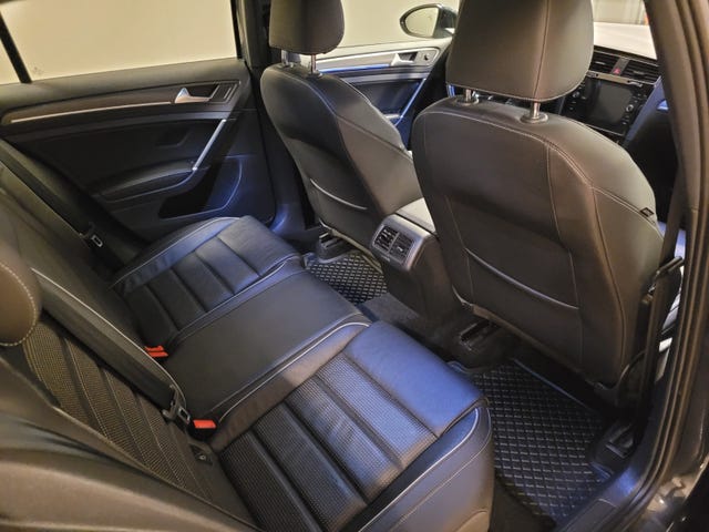 2018 VOLKSWAGEN GOLF - 18