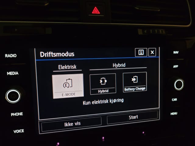 2018 VOLKSWAGEN GOLF - 27